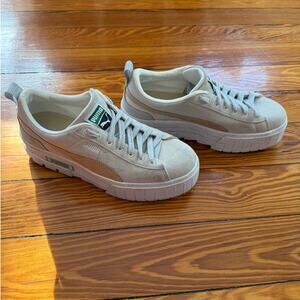 Puma Suede Platform Sneakers Beige Tan Women’s Size 10